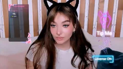 Emily online show from October 2025 08:03:01 AM