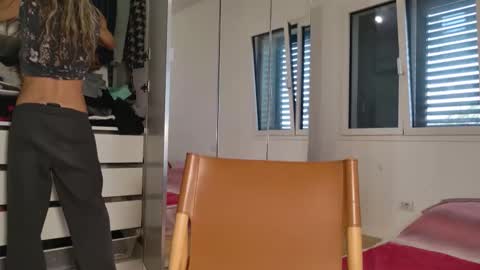 Emily ----  online show from February 2026 09:25:02 AM