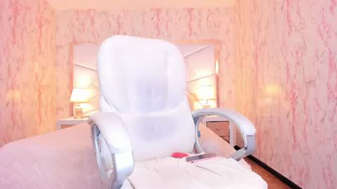 Emily  2200 - 600GMT-5 online show from July 2026 08:14:01 PM