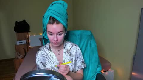 Snapshot of emilyy____ chatting on February 2025 10:35:02 AM Emily online show from February 2025 10:35:02 AM