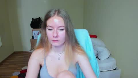 Snapshot of emilyy____ chatting on March 2025 08:18:02 AM Emily online show from March 2025 08:18:02 AM