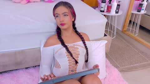 Snapshot of emilyy_bank chatting on March 2026 08:04:01 PM Emily Bank online show from March 2026 08:04:01 PM