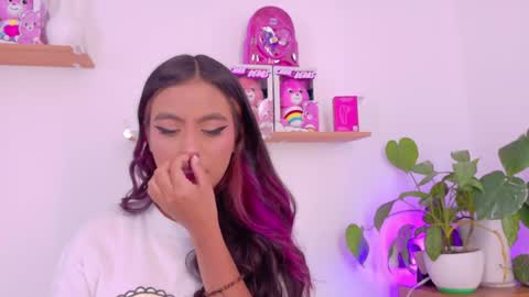 Snapshot of emilyy_bank chatting on April 2026 08:06:02 PM Emily Bank online show from April 2026 08:06:02 PM