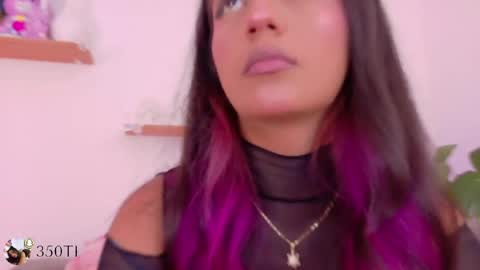 Snapshot of emilyy_bank chatting on April 2026 07:44:01 PM Emily Bank online show from April 2026 07:44:01 PM