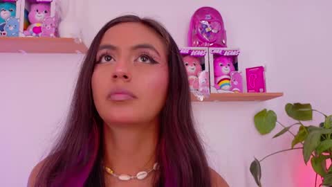 Snapshot of emilyy_bank chatting on April 2026 08:14:01 PM Emily Bank online show from April 2026 08:14:01 PM