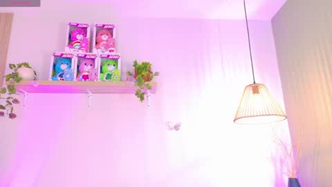 Emily Bank online show from May 2026 08:05:01 PM