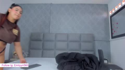 Snapshot of emilyy_r chatting on March 2026 07:09:01 PM emilyy_r online show from March 2026 07:09:01 PM