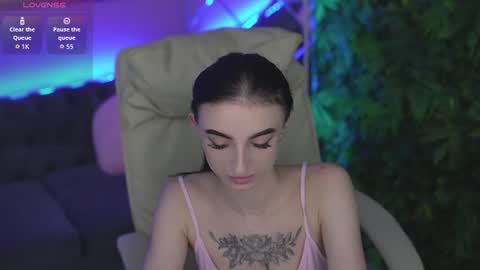 emilyymoon online show from July 2026 06:50:01 AM