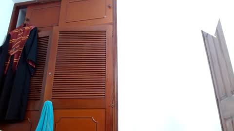 emilyzans07 online show from February 2025 09:36:01 PM