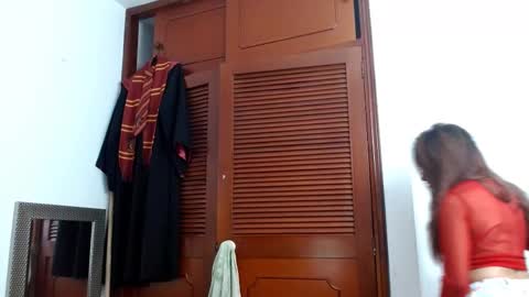 emilyzans07 online show from February 2025 08:48:02 PM