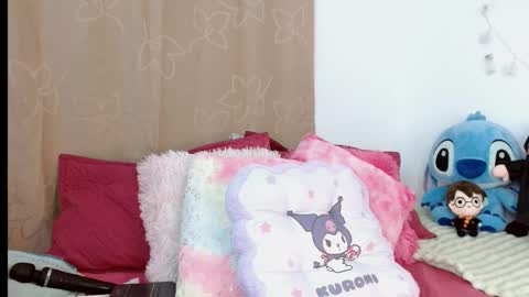 emilyzans07 online show from February 2025 06:31:01 PM