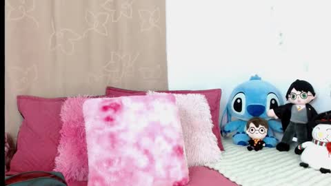 emilyzans07 online show from March 2025 04:53:01 PM