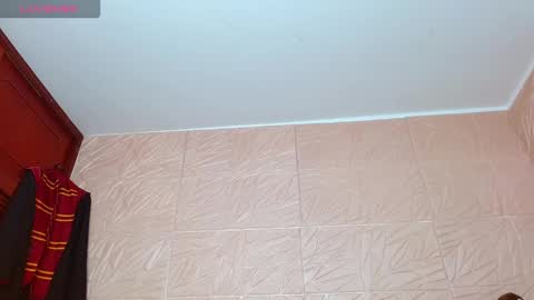 emilyzans07 online show from October 2025 07:20:01 PM