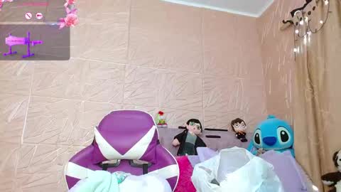 emilyzans07 online show from November 2025 07:15:02 PM