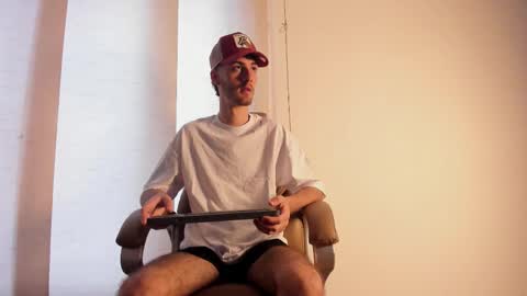 Snapshot of emir_ozan chatting on February 2026 07:48:01 PM emir_ozan online show from February 2026 07:48:01 PM