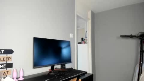 emliyjamesmjb online show from March 2025 01:08:01 PM