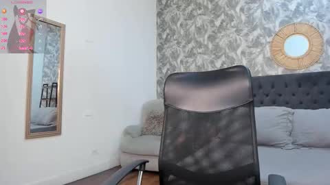 Snapshot of emma_1025 chatting on September 2025 12:50:02 PM emma online show from September 2025 12:50:02 PM