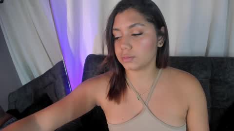 emma__hills_ online show from September 2025 07:57:01 PM