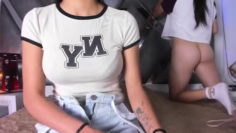 emma__js_ online show from March 2025 12:33:02 PM