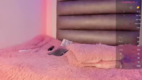 emma__js_ online show from July 2026 09:22:01 AM
