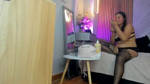 emma__rose1 online show from September 2025 02:00:02 AM