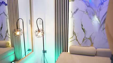 Snapshot of emma__walkerr_ chatting on February 2026 07:17:02 PM emma__walkerr_ online show from February 2026 07:17:02 PM