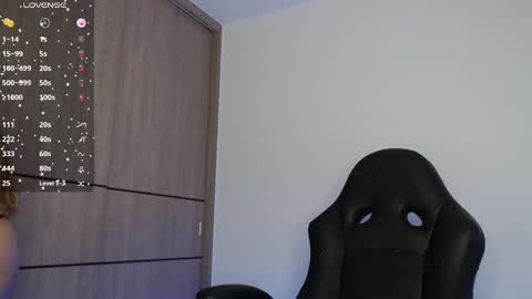 Snapshot of emma_aaa chatting on January 2025 08:57:02 AM Rocio online show from January 2025 08:57:02 AM