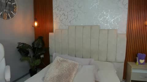 Emma  online show from March 2026 05:36:02 AM