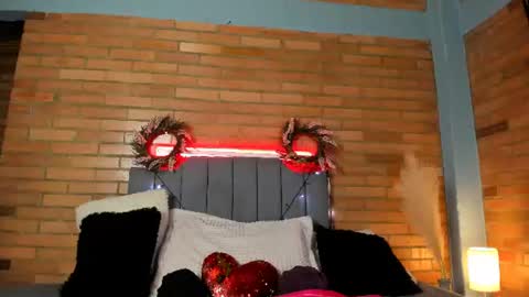 Hey Im EmmaHelp me reach 100 likes online show from June 2026 07:22:02 PM