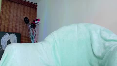 Snapshot of emma_blanco chatting on November 2025 08:46:02 AM Emma online show from November 2025 08:46:02 AM