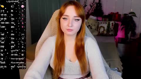 Snapshot of emma_chery chatting on December 2024 05:25:01 PM Emma online show from December 2024 05:25:01 PM