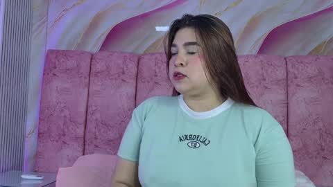 Snapshot of emma_curvy1 chatting on May 2026 03:13:01 AM Emma online show from May 2026 03:13:01 AM