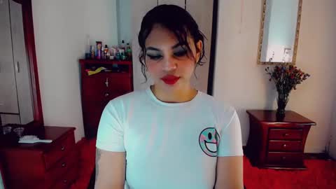 Snapshot of emma_diva chatting on December 2024 06:39:02 PM emma online show from December 2024 06:39:02 PM