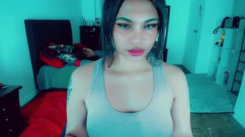 Snapshot of emma_diva chatting on December 2024 11:28:02 PM emma online show from December 2024 11:28:02 PM