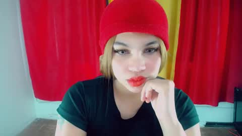 Snapshot of emma_diva chatting on January 2025 03:53:02 PM emma online show from January 2025 03:53:02 PM