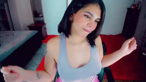 Snapshot of emma_diva chatting on February 2025 12:59:01 AM emma online show from February 2025 12:59:01 AM