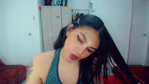 Snapshot of emma_diva chatting on September 2025 09:48:02 PM emma online show from September 2025 09:48:02 PM