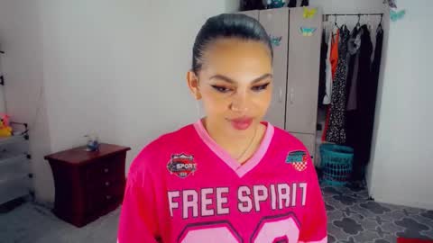 Snapshot of emma_diva chatting on September 2025 10:11:01 PM emma online show from September 2025 10:11:01 PM