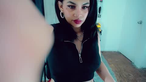 Snapshot of emma_diva chatting on October 2025 12:47:02 AM emma online show from October 2025 12:47:02 AM