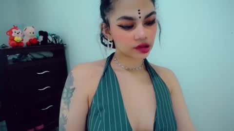 Snapshot of emma_diva chatting on November 2025 06:40:02 PM emma online show from November 2025 06:40:02 PM