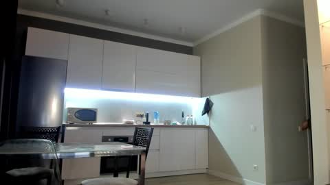 Snapshot of emma_flin chatting on December 2024 10:45:02 AM Emma online show from December 2024 10:45:02 AM