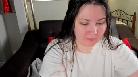 Snapshot of emma_flin chatting on December 2024 05:05:01 PM Emma online show from December 2024 05:05:01 PM