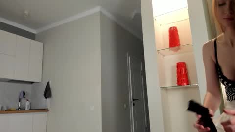 Snapshot of emma_flin chatting on September 2025 11:10:02 AM Emma online show from September 2025 11:10:02 AM