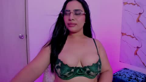 Emma online show from May 2026 02:40:01 AM