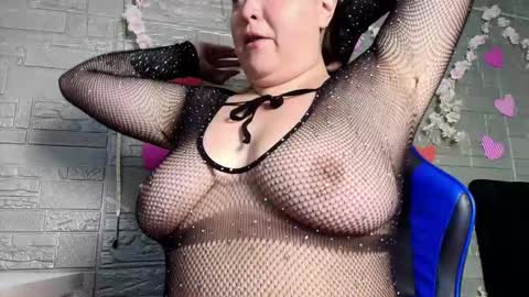 Emma Miel  online show from November 2025 01:30:01 AM