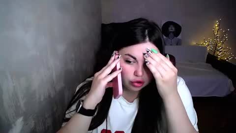 Snapshot of emma_jordan chatting on August 2026 07:43:02 AM Emma online show from August 2026 07:43:02 AM