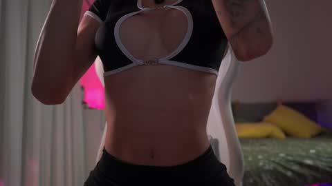 Snapshot of emma_land chatting on February 2025 07:55:01 AM online show from February 2025 07:55:01 AM