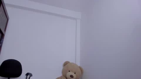 Snapshot of emma_lean chatting on October 2025 12:12:02 PM whises lits online show from October 2025 12:12:02 PM