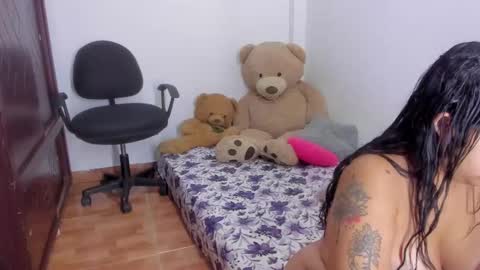 Snapshot of emma_lean chatting on October 2025 01:08:01 PM whises lits online show from October 2025 01:08:01 PM