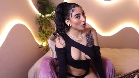 Emma online show from October 2025 05:37:01 AM